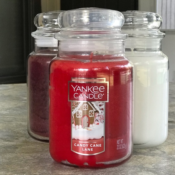 Yankee Candle Candy Cane Lane 22 Oz. Large Jar Candle, New